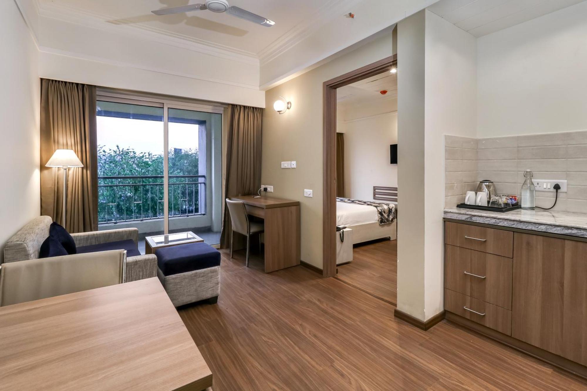 Starlit Suites Newtown Колката Екстер'єр фото
