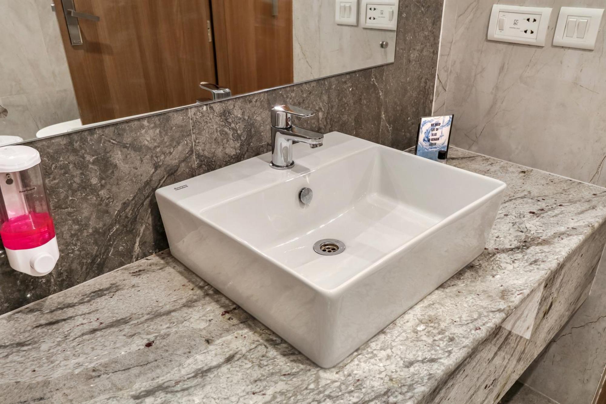 Starlit Suites Newtown Колката Екстер'єр фото